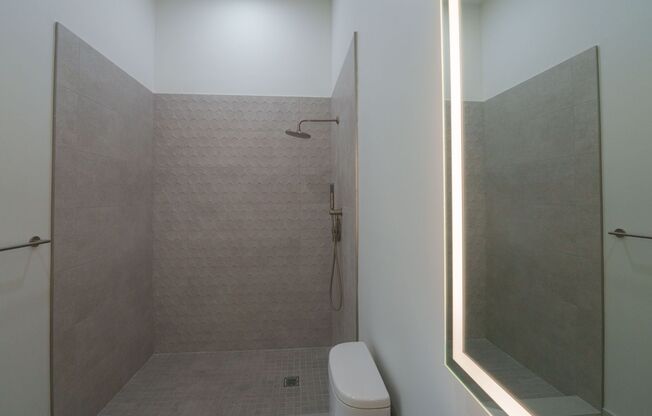 2 beds, 2 baths, 918 sqft, $2,155, Unit 106
