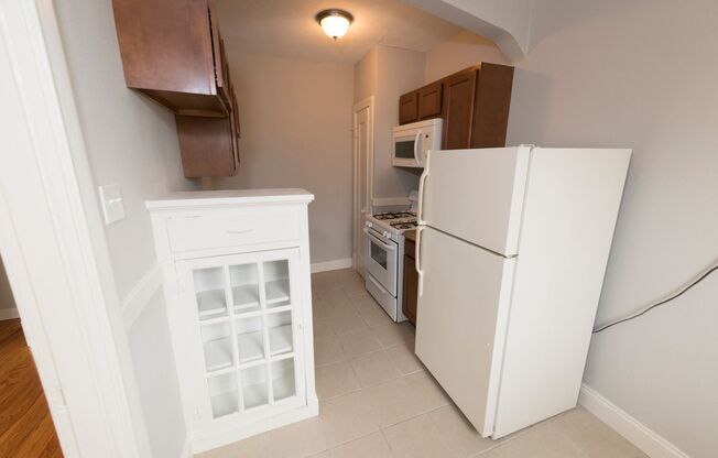 Studio, 1 bath, 345 sqft, $695, Unit 2