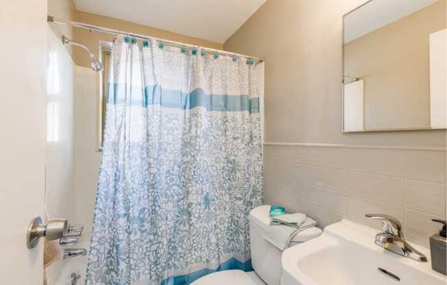 Studio, 1 bath, 385 sqft, $580, Unit 1725-06
