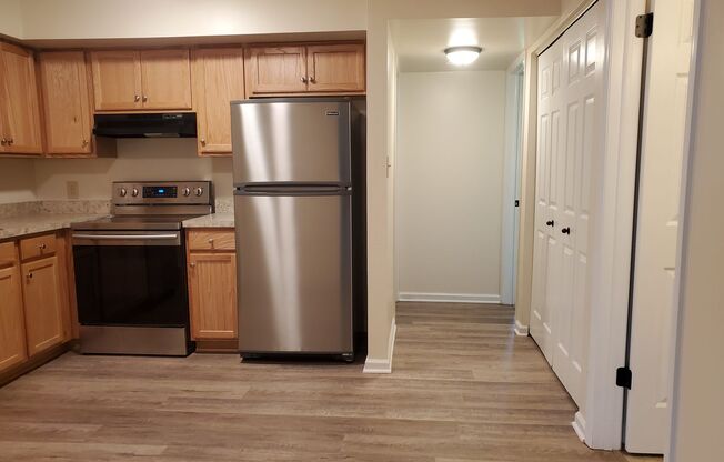 2 beds, 1 bath, $1,350, Unit Apt. Q