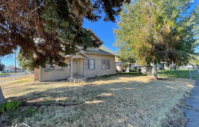 Spacious 4-Bedroom Oasis in the Heart of Yakima – Perfect for Family Living!