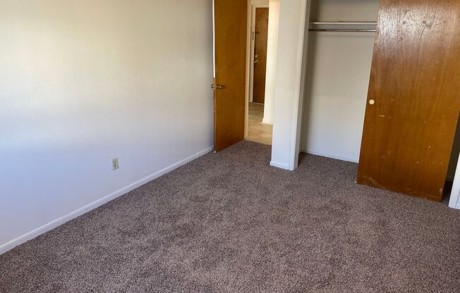 1 bed, 1 bath, 700 sqft, $1,250, Unit 3-4