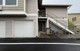 Spacious 904 Sq Ft Home in Bethany with Garage Parking, Washer/Dryer & Modern Kitchen Features