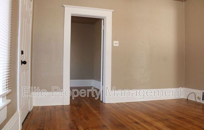 322 W ROUTT AVE