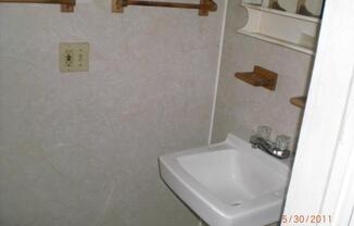 2 beds, 1 bath, 650 sqft, $900