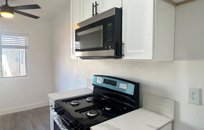 1 bed, 1 bath, $1,995, Unit #10