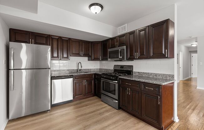 2 beds, 2 baths, 900 sqft, $2,550, Unit 512