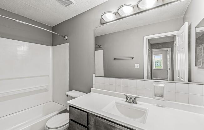 3 beds, 1.5 baths, 1,204 sqft, $1,599