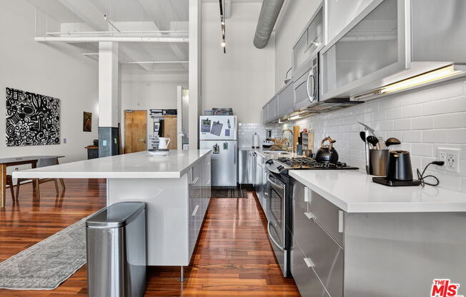Studio, 1 bath, 1,147 sqft, $3,995, Unit 606