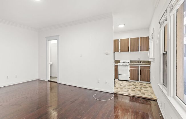 Studio, 1 bath, 322 sqft, $1,495, Unit 205