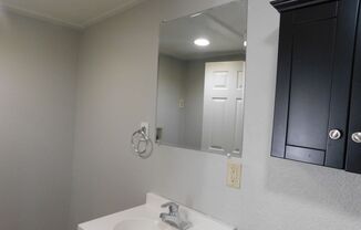 2 beds, 1 bath, $850