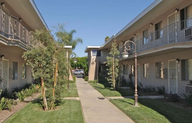 CYPRESS POINTE APARTMENTS