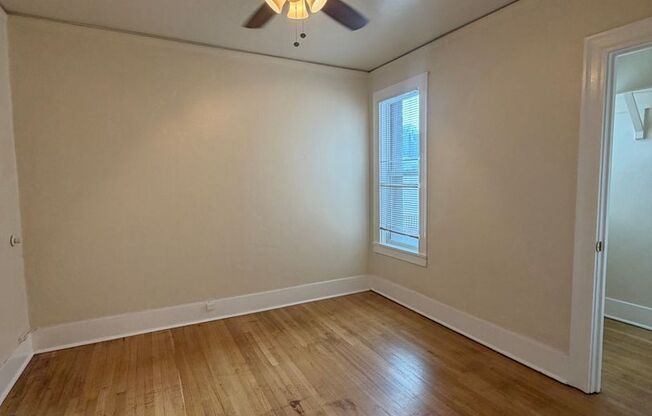 2 beds, 1 bath, 860 sqft, $1,695, Unit 211