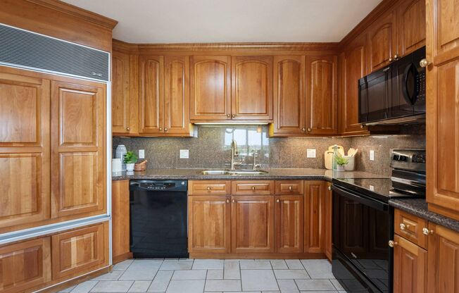 **Incredible 14th Floor 3 bed 3 bath Luxurious Apartment for Rent In Capital Hill!**