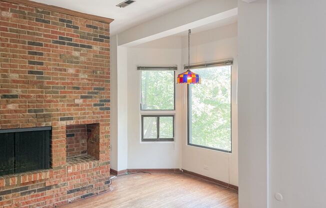 2 beds, 1 bath, 950 sqft, $3,500, Unit 875-C2