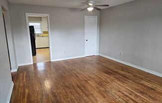 2 beds, 1 bath, $1,295