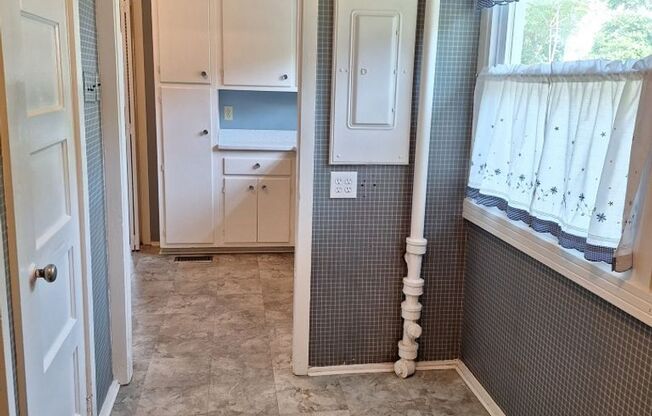 3 beds, 2 baths, $1,900