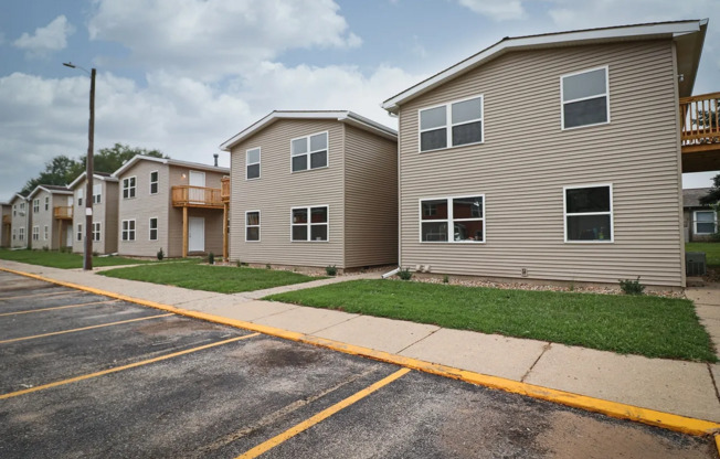 $99 MOVE IN SPECIAL!  2 Bedroom/1 Bathroom Apartment For Lease in Pekin