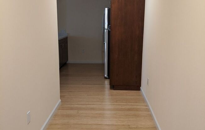 3 beds, 1 bath, 810 sqft, $4,295, Unit 306