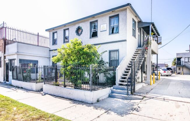 10961 S. Figueroa St.