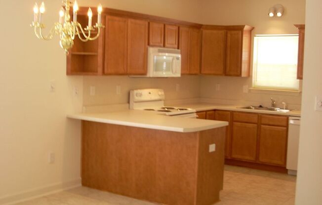 1353SF 2BR 2.5BA w/garage