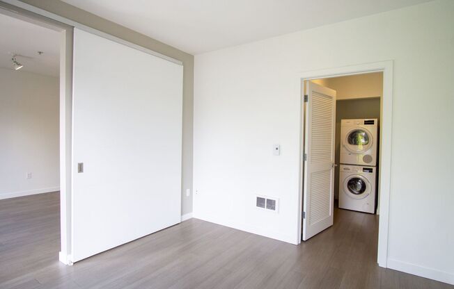 1 bed, 1 bath, $1,355, Unit 302