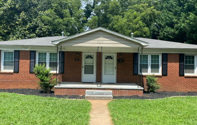 Adorable Renovated Duplex in Noda!