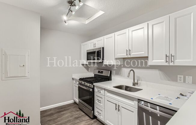 Charming Studio for Lease, Bright, Cozy & Well-Located !!! NEW PRICE
