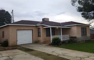 East Bakersfield Home - Newly Remodeled!