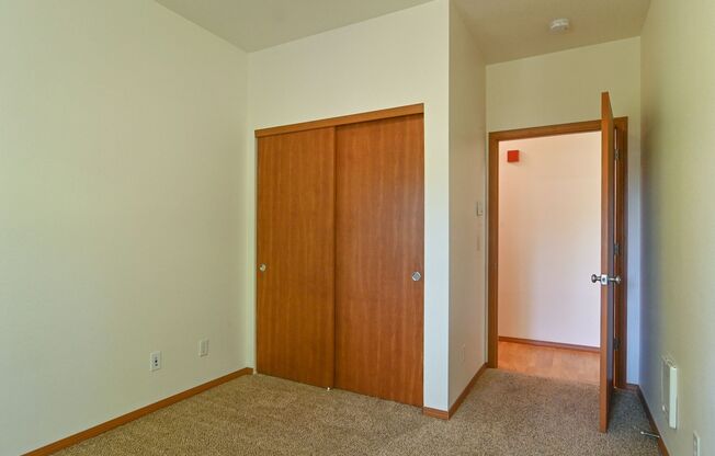 3 beds, 2 baths, $2,400, Unit 201