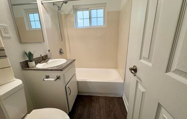 2 beds, 1 bath, 800 sqft, $2,325, Unit 318-02