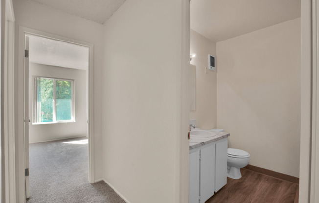 2 beds, 1 bath, 900 sqft, $1,575, Unit 760-24