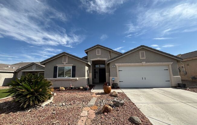 Gorgeous 3Bed/2Bath, 1-Story Home located in the NW part of the valley