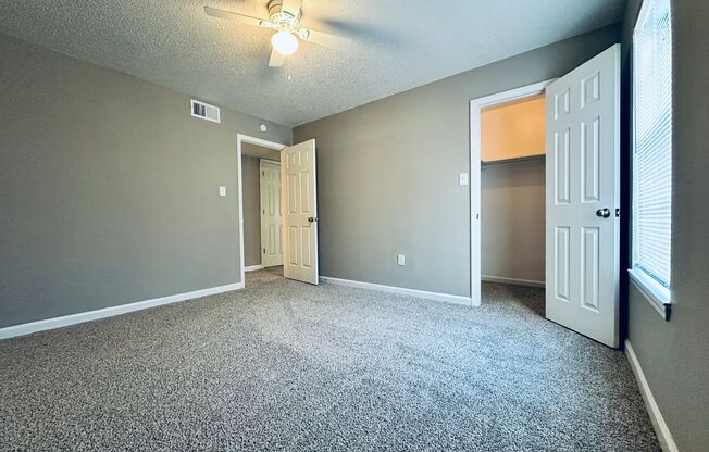 3 beds, 1.5 baths, 1,002 sqft, $1,395, Unit H-151