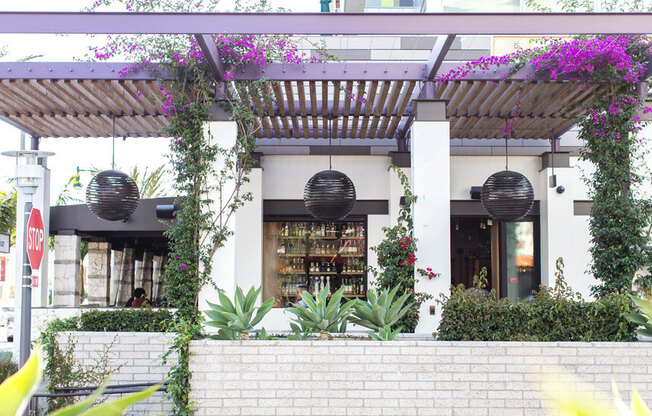 Moments to cafes, restaurants, and bars