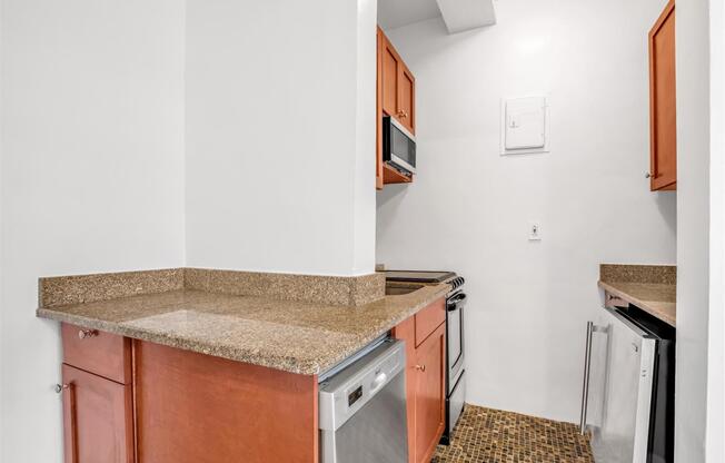 208 W 23 ST