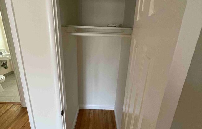 Studio, 1 bath, 420 sqft, $1,600, Unit 5