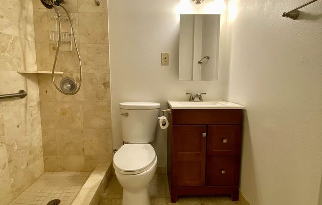 1 bed, 2 baths, 692 sqft, $2,295, Unit 0512