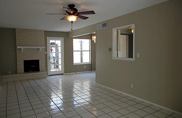 2 beds, 1.5 baths, $1,300