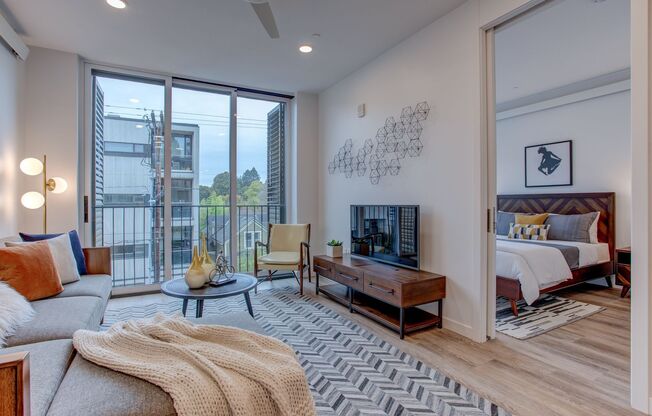 1 bed, 1 bath, 661 sqft, $1,695, Unit 307