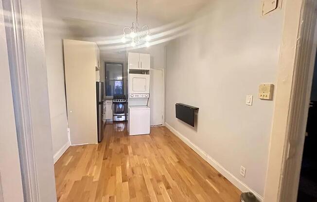 294 WILLOUGHBY AVE