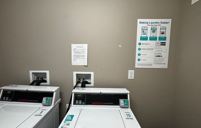 2 beds, 1 bath, $2,200, Unit 404