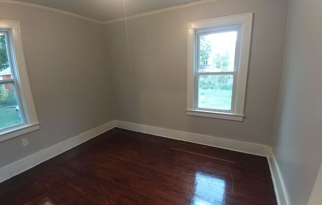 2 beds, 1 bath, 1,000 sqft, $1,250