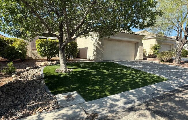 MOVE IN SPECIAL! FIRST TWO WEEKS RENT FREE! Gorgeous Summerlin Location