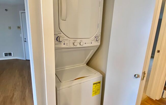 2 beds, 2 baths, 900 sqft, $2,895, Unit 302