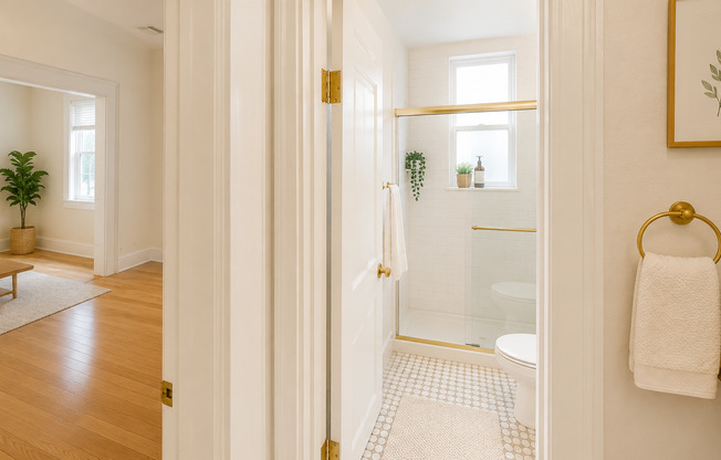Studio, 1 bath, 420 sqft, $1,100, Unit 304