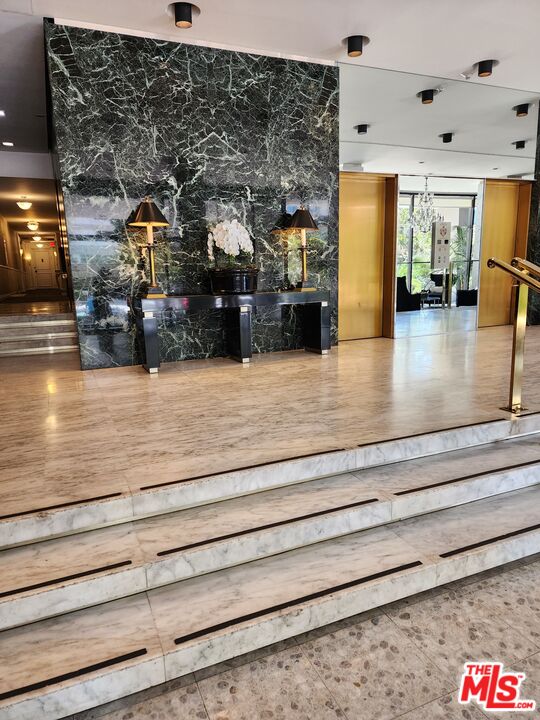 10450 Wilshire Blvd