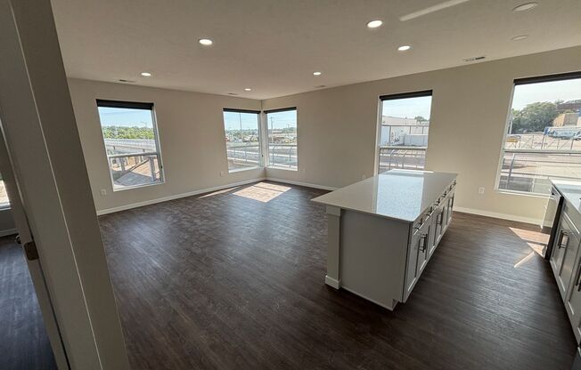 2 beds, 2 baths, 957 sqft, $1,895, Unit 526 - B1182 Corner Unit