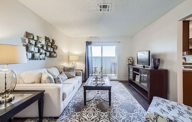 1 bed, 1 bath, 720 sqft, $1,513