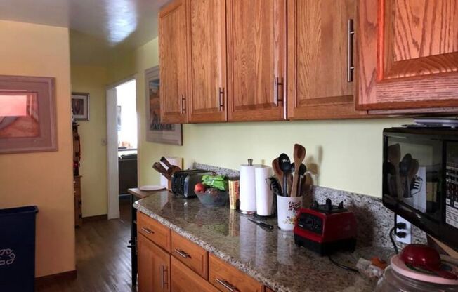 4 beds, 2 baths, 1,600 sqft, $6,495, Unit 4629 Narragansett Ave.